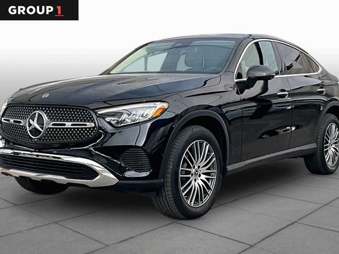 Used 2025 Mercedes-Benz GLC 300 4MATIC image 1