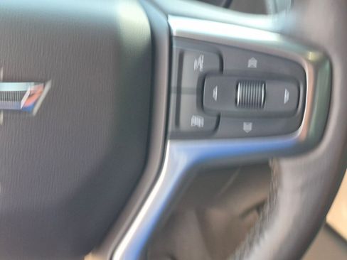Used 2022 Chevrolet Tahoe Z71 w/ Z71 Off-Road Package AWD/4WD image 18