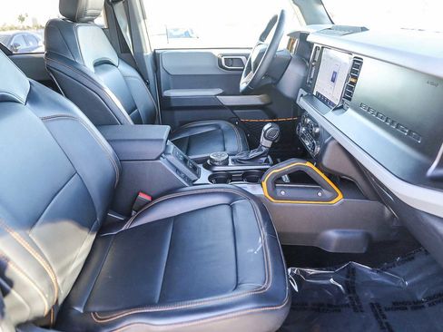 Used 2022 Ford Bronco Badlands image 16