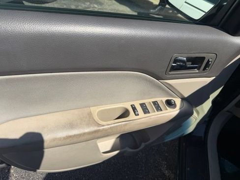 Used 2010 Ford Fusion S FWD image 24