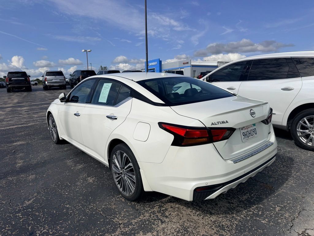 Used 2023 Nissan Altima 2.5 SL AWD/4WD image 5