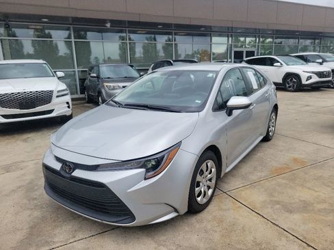 Used 2024 Toyota Corolla LE FWD image 1