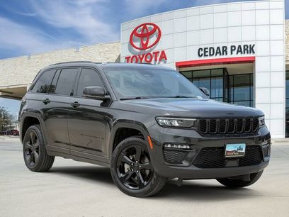 Used 2024 Jeep Grand Cherokee Limited w/ Black Appearance Package