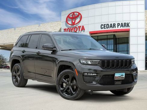 Used 2024 Jeep Grand Cherokee Limited w/ Black Appearance Package AWD/4WD image 1
