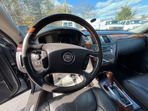 Used 2010 Cadillac DTS Luxury image 14