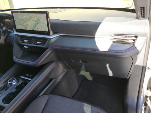 Used 2025 Ford Explorer ST-Line w/ ST-Line Street Pack image 35