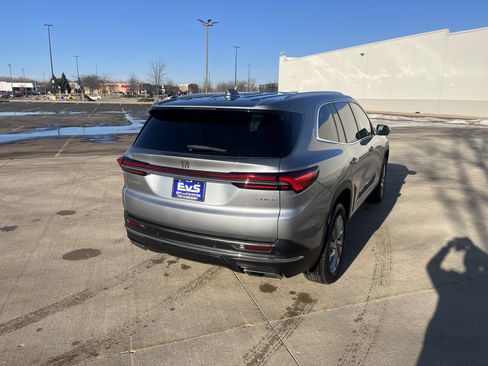 Used 2025 Buick Enclave Preferred image 6