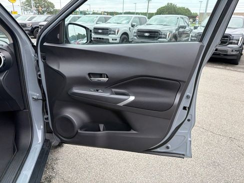 Used 2024 Nissan Kicks SV FWD image 23