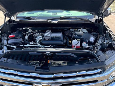Used 2021 Chevrolet Silverado 1500 LTZ AWD/4WD image 31