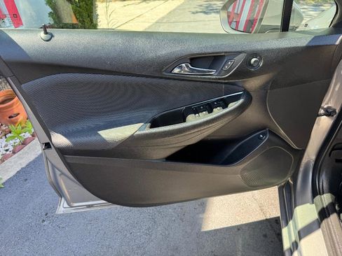 Used 2019 Chevrolet Cruze LT FWD image 12