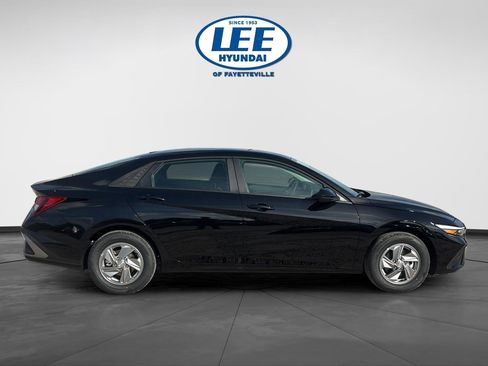 New 2026 Hyundai Elantra SE image 6