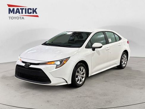 New 2026 Toyota Corolla LE image 3