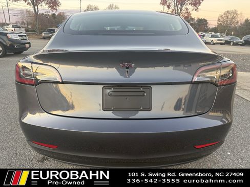 Used 2023 Tesla Model 3 Standard Range image 3