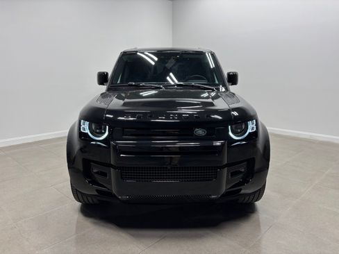 New 2025 Land Rover Defender 130 X-Dynamic SE AWD/4WD image 3