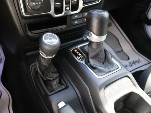 Used 2023 Jeep Wrangler Unlimited Sport AWD/4WD image 38