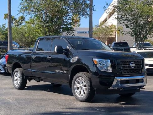 Used 2024 Nissan Titan SV w/ SV Convenience Package AWD/4WD image 2