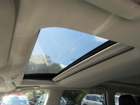Used 2020 Nissan Pathfinder SL FWD image 26