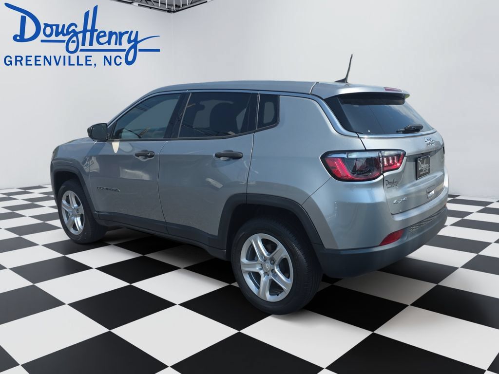 Used 2023 Jeep Compass Sport AWD/4WD image 3