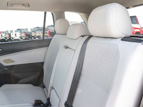 Used 2018 Volkswagen Tiguan S image 19