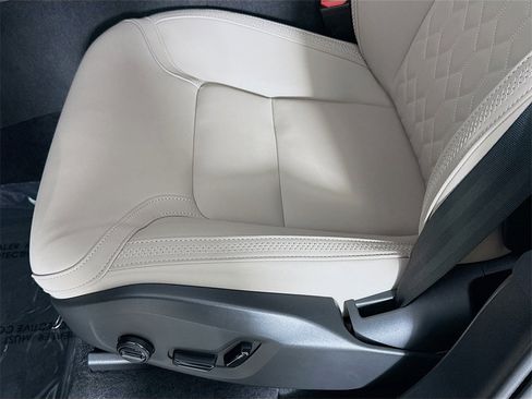 Certified 2026 Volvo XC90 B6 Core image 19