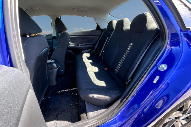 Used 2022 Hyundai Elantra SEL FWD image 21