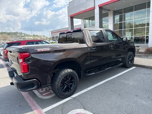Used 2019 Chevrolet Silverado 1500 LT Trail Boss image 3
