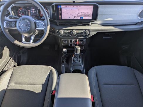 New 2026 Jeep Wrangler Unlimited Sahara AWD/4WD image 18
