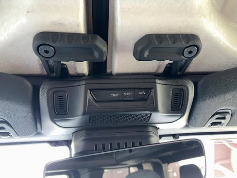 New 2025 Jeep Gladiator Sport AWD/4WD image 35