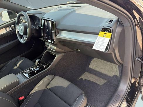 New 2026 Volvo XC40 B5 Ultra w/ Climate Package AWD/4WD image 31