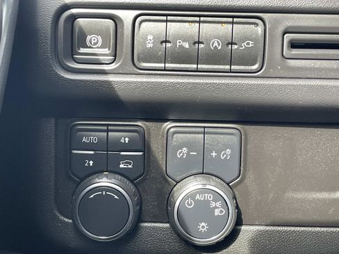 Used 2021 Chevrolet Tahoe LT AWD/4WD image 20