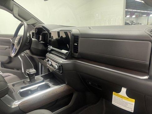 Used 2026 GMC Sierra 1500 SLT w/ SLT Premium Plus Package AWD/4WD image 18