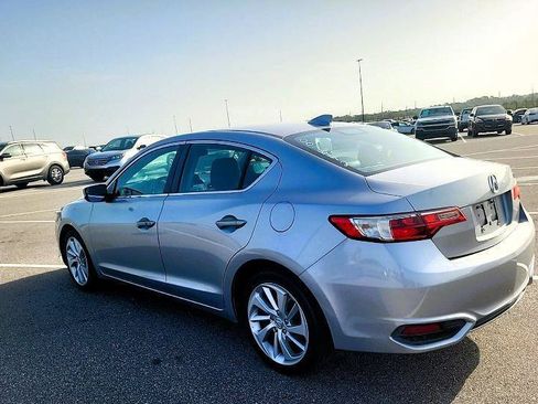Used 2017 Acura ILX FWD image 2