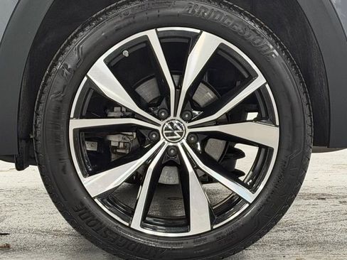 Used 2025 Volkswagen Atlas SEL Premium R-Line image 9