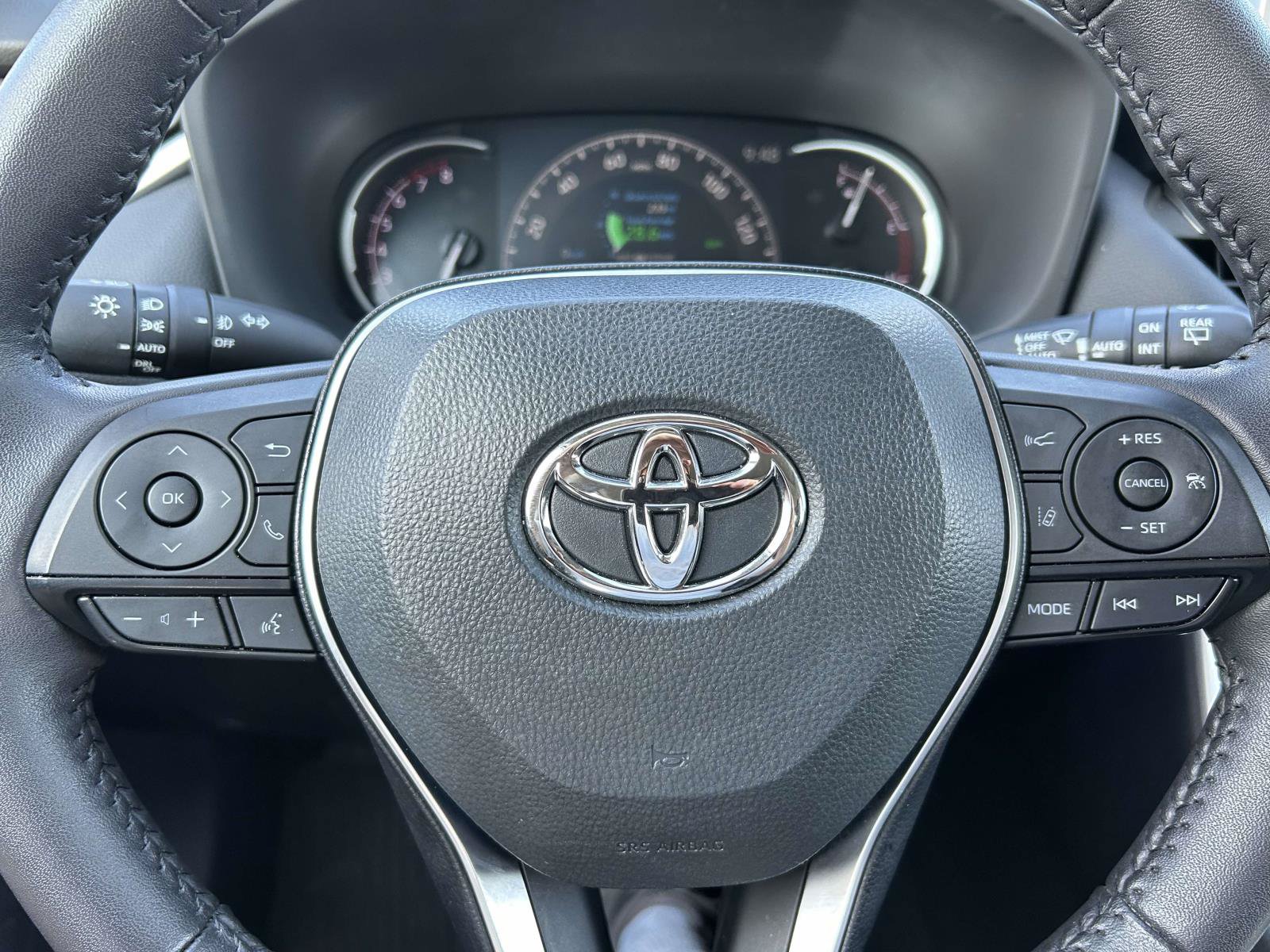 Used 2025 Toyota RAV4 XLE Premium w/ Weather Package AWD/4WD image 24