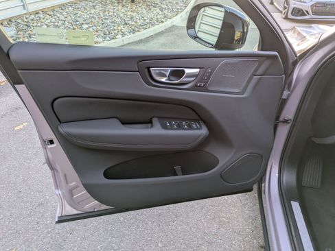 New 2026 Volvo XC60 B5 Plus w/ Climate Package image 10