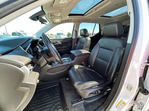 Used 2020 Chevrolet Traverse RS AWD/4WD image 31