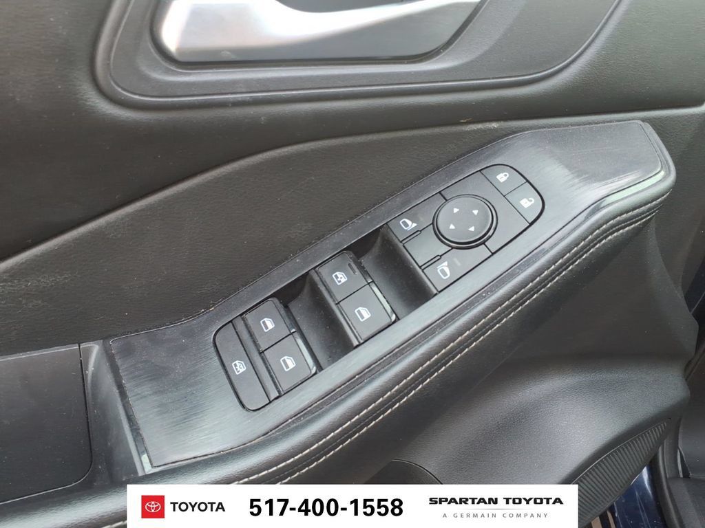Used 2024 Nissan Rogue SV AWD/4WD image 15