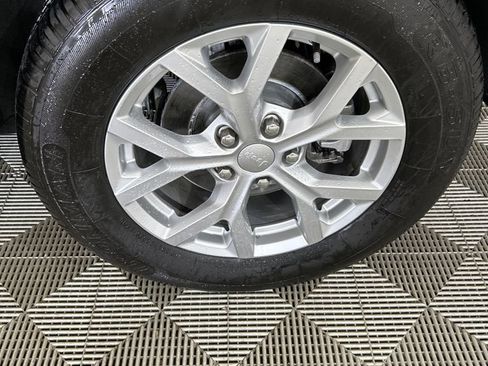 Used 2024 Jeep Grand Cherokee Limited image 10