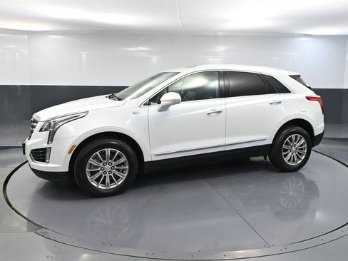 Used 2017 Cadillac XT5 Luxury image 11
