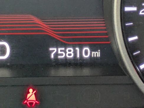 Used 2018 Kia Stinger Premium RWD image 27