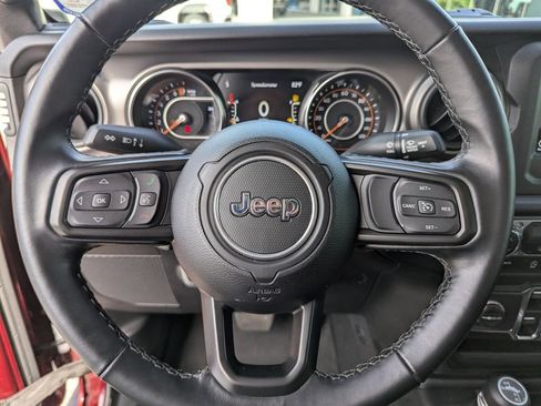 Used 2021 Jeep Gladiator Sport image 26