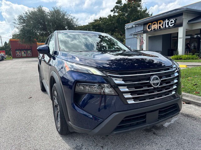 Used 2025 Nissan Rogue SV AWD/4WD image 2