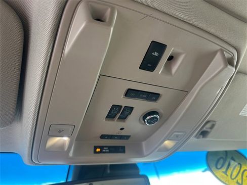 Used 2016 Cadillac Escalade Premium image 21