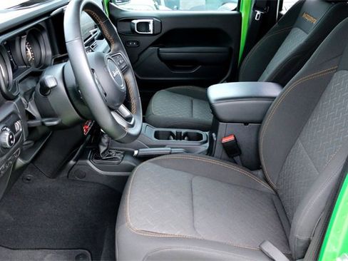 Used 2025 Jeep Gladiator Mojave image 9