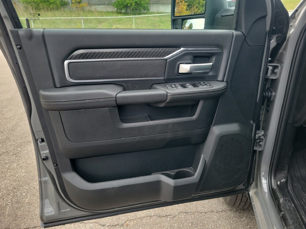 New 2027 RAM 3500 Big Horn AWD/4WD image 13
