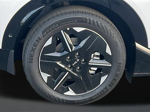 New 2025 Kia EV6 Wind image 5