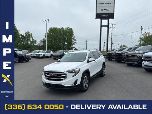 Used 2020 GMC Terrain SLT FWD image 1