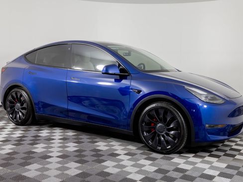Used 2022 Tesla Model Y Performance image 10