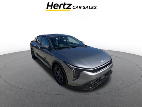 Used 2025 Kia K4 LXS image 1