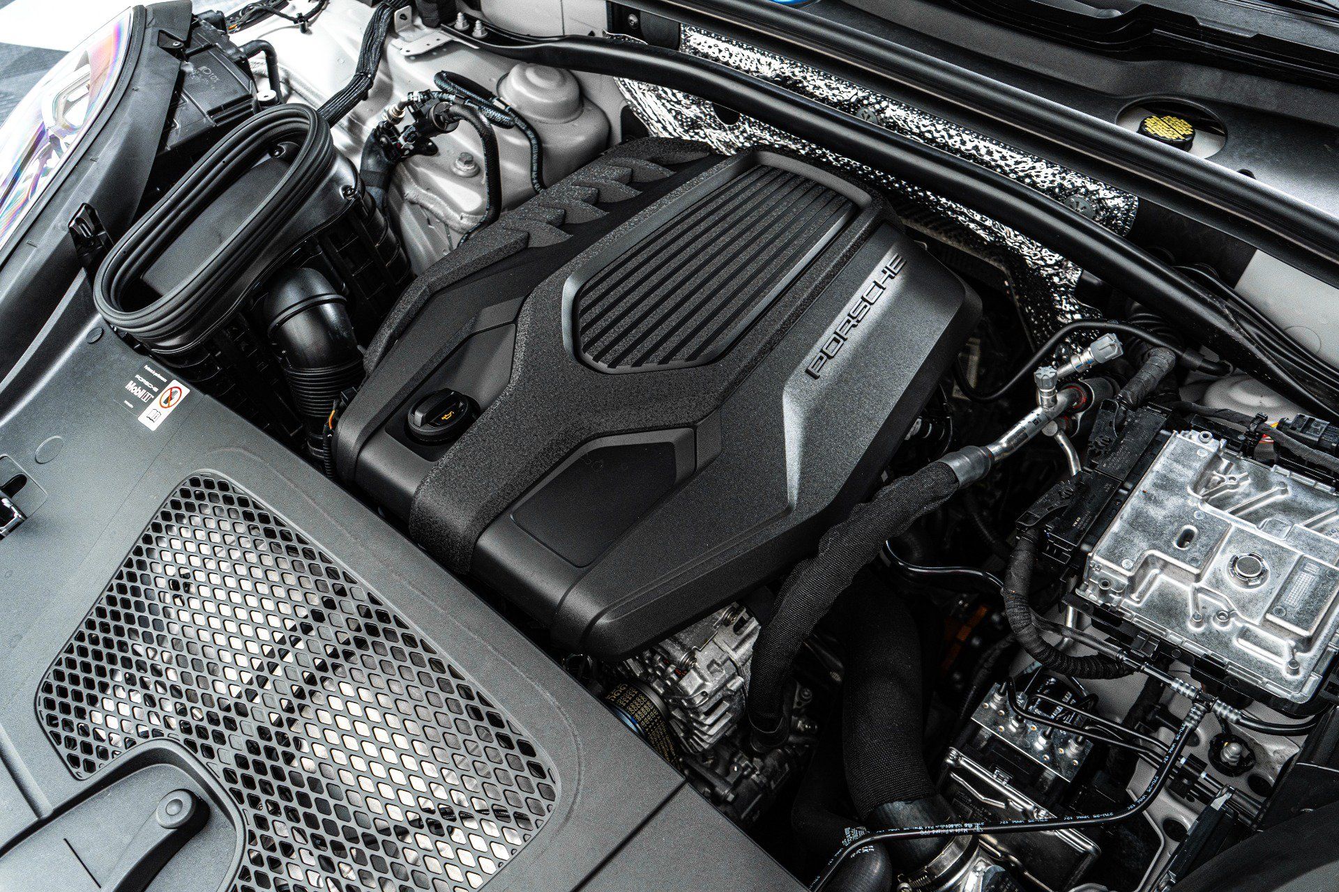 Used 2026 Porsche Macan AWD/4WD image 47